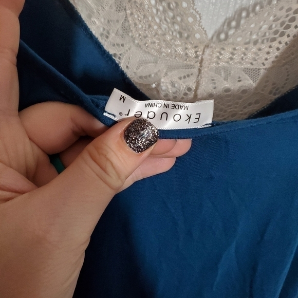 LACE Trimmed Stretchy Nightgown - Picture 7 of 7